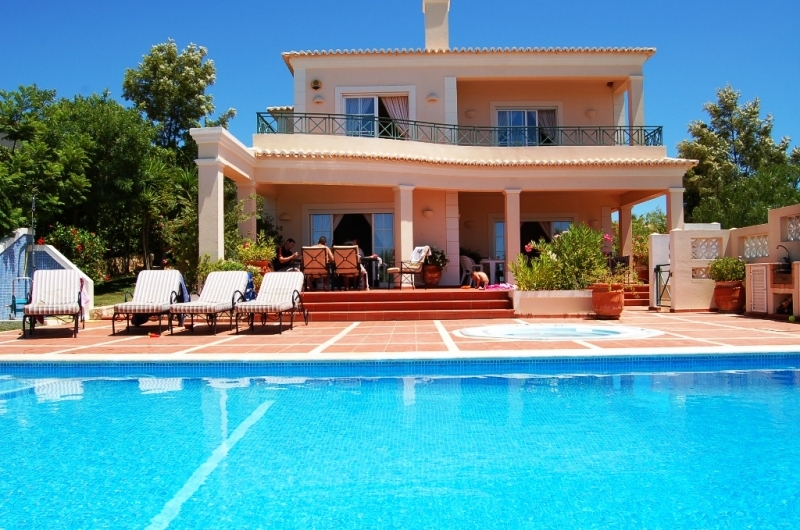 Acheter un bien immobilier sur la Côte d’Azur : l’investissement idéal