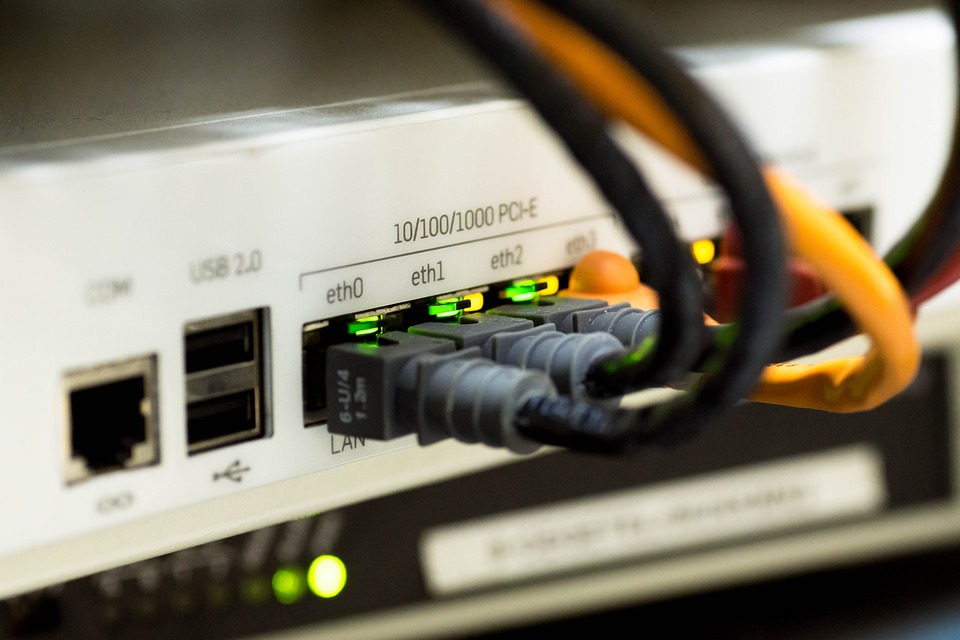 Améliorer son expérience utilisateur avec les matériels réseaux et connectiques informatiques