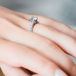 Choisir une alliance qui se marie parfaitement à sa bague de fiançailles : Comment s’y prendre ?