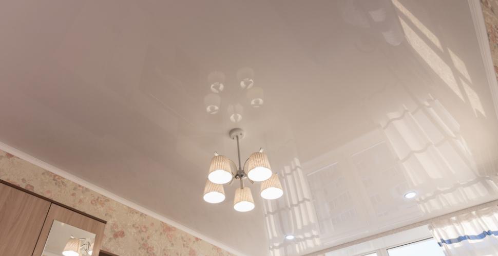 Le plafond tendu : un investissement rentable