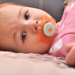 A quel âge doit-on supprimer tétine et pouce chez un enfant