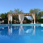 La construction d’une piscine nécessite-t-elle l’intervention d’un artisan maçon?
